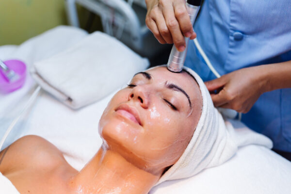 Hydrafacial Cilt Bakımı (4 Seans)